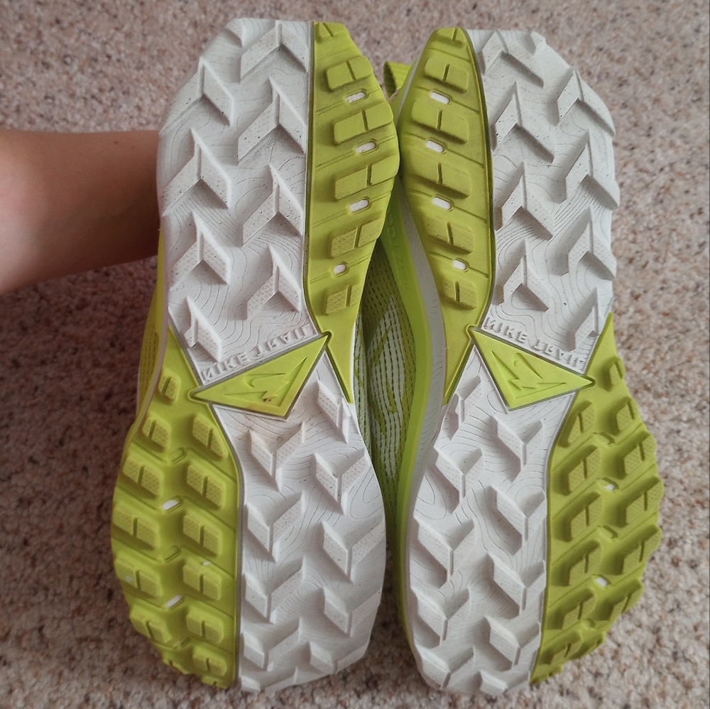 Neon Nike Wild Horse Sneakers Activewear Running Gym Outdoor Size 8 - Picture 10 of 12